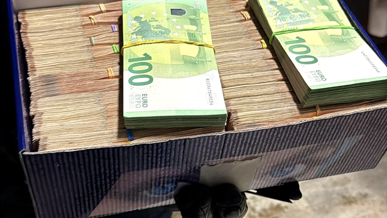 UPDATE. Directorul general al Autorității Rutiere Române ținea banii în cutii pentru pantofi/ Cristian Anton este în audiere la DNA/ În total, 350.000 de euro găsiți la percheziții