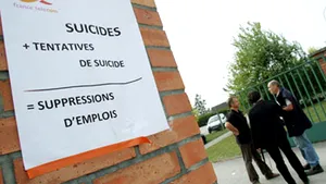 France Telecom suspendă restructurările din Franţa, în urma valului de sinucideri