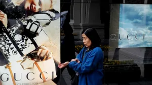 Angajate ale unui magazin Gucci din China acuză rele tratamente