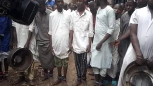 Sute de adulţi şi copii, eliberaţi dintr-o „casă a torturii” din Nigeria: Ce au găsit autorităţile în clădirea care găzduia o şcoală islamică | FOTO, VIDEO