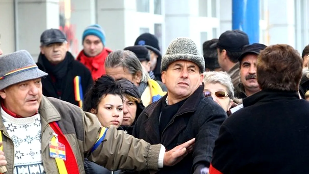 Comemorarea eroilor Revoluţiei, la Craiova - Scandal între persoanele prezente la manifestări: “Păcat, păcat, de sângele vărsat” - FOTO
