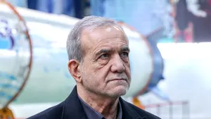 Liderul iranian: Nicio putere nu poate aduce Iranul în genunchi. Pezeshkian denunță dublul standard din relațiile internaționale