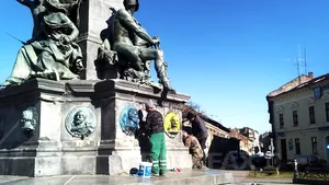 Guvernul Ungariei condamnă vandalizarea Statuii Libertăţii din Arad: 