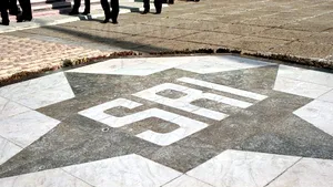 SRI: Activităţile grupării care confecţiona echipament de ascultare, riscuri la adresa securităţii