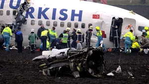 Cel puţin 9 morţi şi 80 de răniţi, după accidentul aviatic de la Amsterdam (Galerie Foto şi Video)