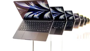 Apple, în declin pe piaţa PC-urilor. Vânzările de Mac-uri au scăzut cu peste 40% în primul trimestru din 2023