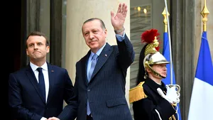 Emmanuel Macron propune Turciei parteneriat special cu UE, dar fără aderare / Îndemnul preşedintelui Franţei către Erdogan