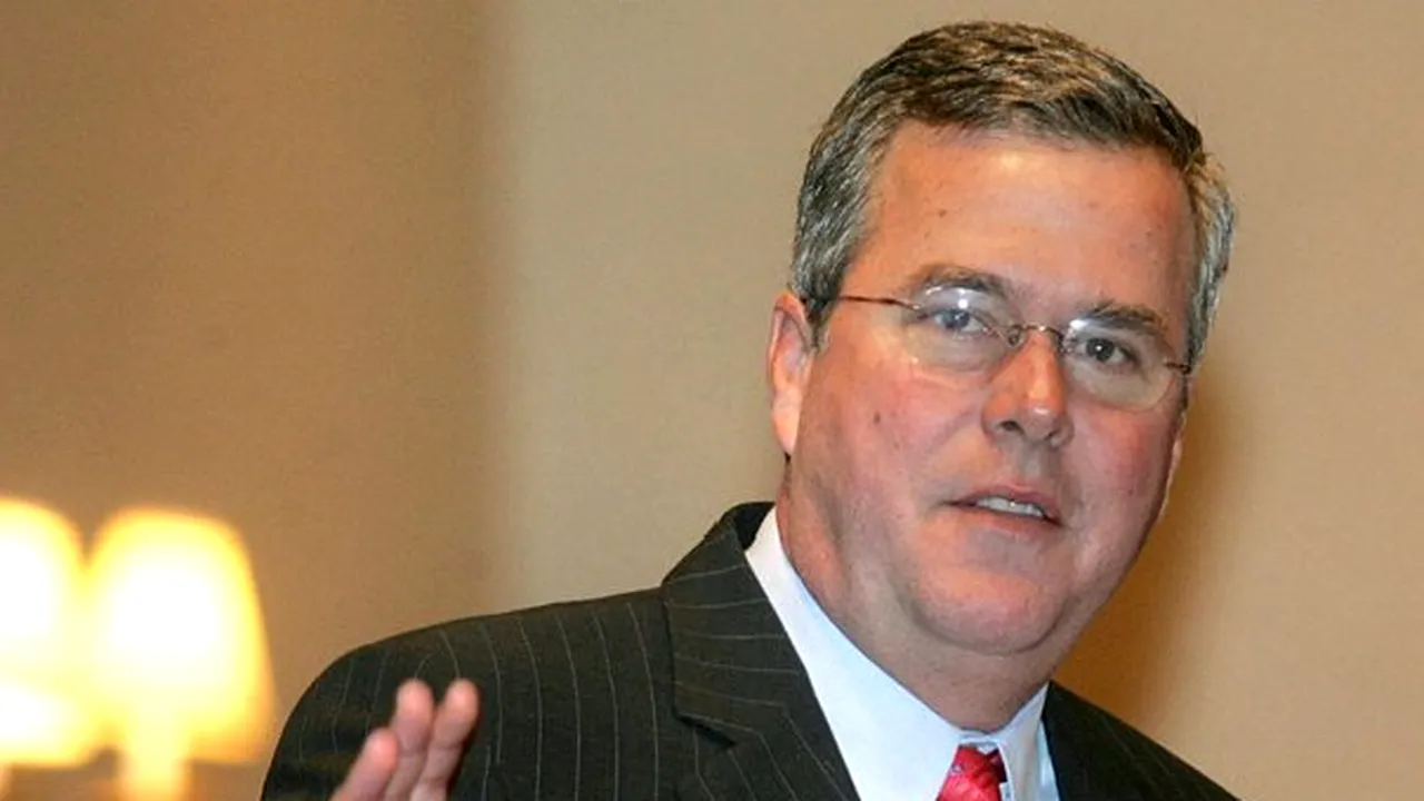 Jeb Bush îl susţine pe Mitt Romney în cursa pentru desemnarea candidatului la preşedinţie