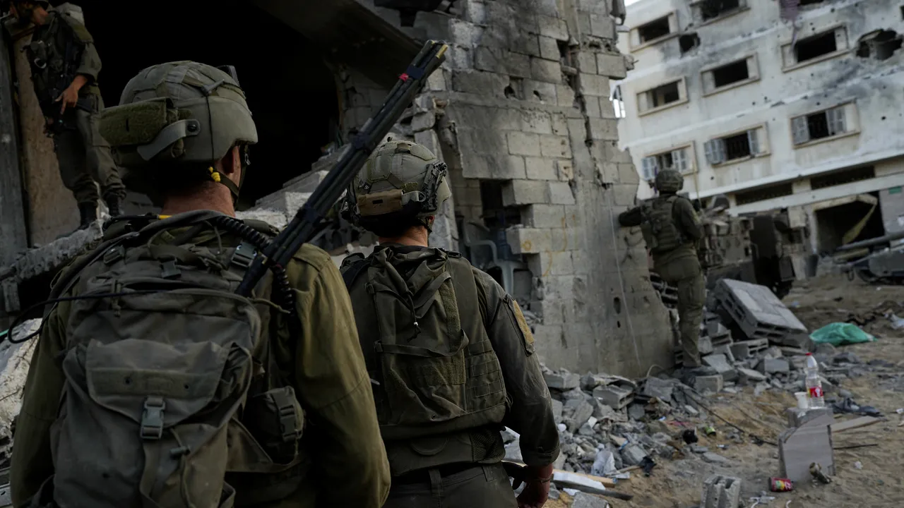 Războiul Israel-Hamas Lupte în faţa spitalelor din Gaza, cu pacienţii şi personalul blocat înăuntru / Israelul spune că Hamas şi-a poziţionat strategic capacităţile teroriste în spitale, sub şi în jurul acestora
