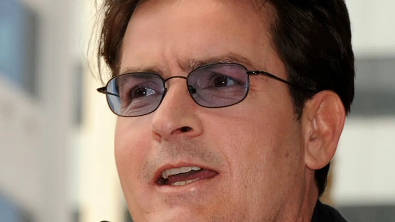Charlie Sheen revine în echipa serialului TV 