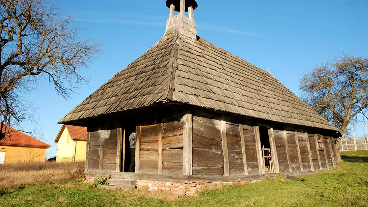 5 castre romane, 10 biserici de lemn, 5 mănăstiri şi cetăţi dacice vor fi reabilitate prin PNRR