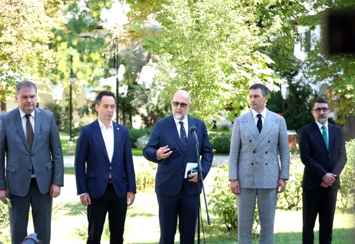 LIVE VIDEO UPDATE Au început consultările la Palatul Cotroceni. Fritz: Două guverne minoritare succesive, primul condus de actuala coaliție / Sorin Grindeanu: Suntem pregătiți să preluăm guvernarea / Simion: AUR nu va vota un guvern din care nu face parte