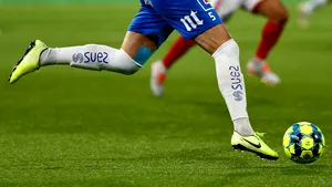 UEFA s-a dus în Ferentari. Poveştile lui „Beto” şi a Ralucăi, doi copii romi care îşi pun toate speranţele în fotbal