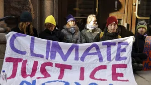 Greta Thunberg şi alţi activişti de mediu au blocat intrările în parlamentul suedez