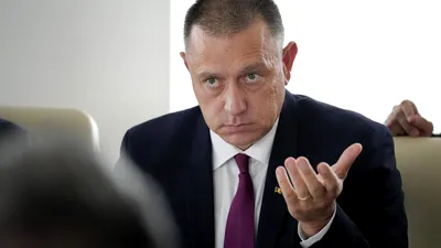 POLITIC „Cultul grețos al mărețului conducător. Bolojan”. Mihai Fifor critică dur Congresul PNL