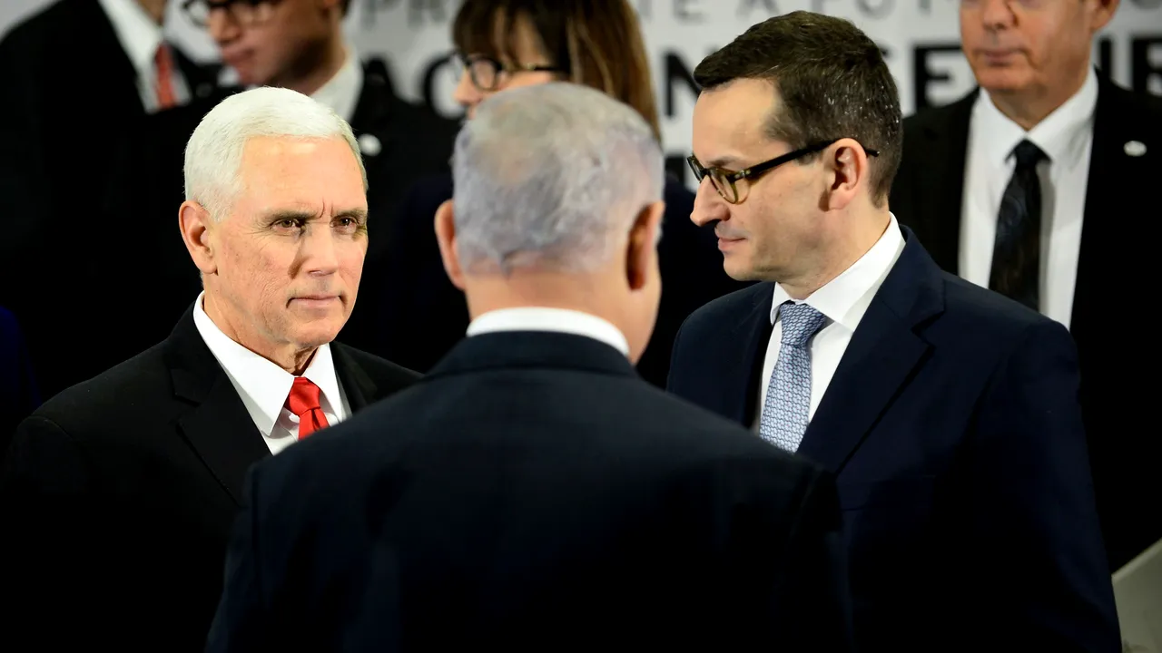 Financial Times: Mike Pence critică Germania şi Turcia pe fondul angajamentelor faţă de NATO
