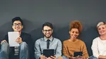 Generaţia Z şi inteligenţa artificială redefinesc piaţa muncii în 2025. Care sunt noile tendinţe ale pieţei muncii