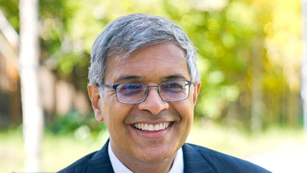 Trump îl numeşte pe Jay Bhattacharya, un critic al vaccinurilor anti-COVID, la conducerea NIH