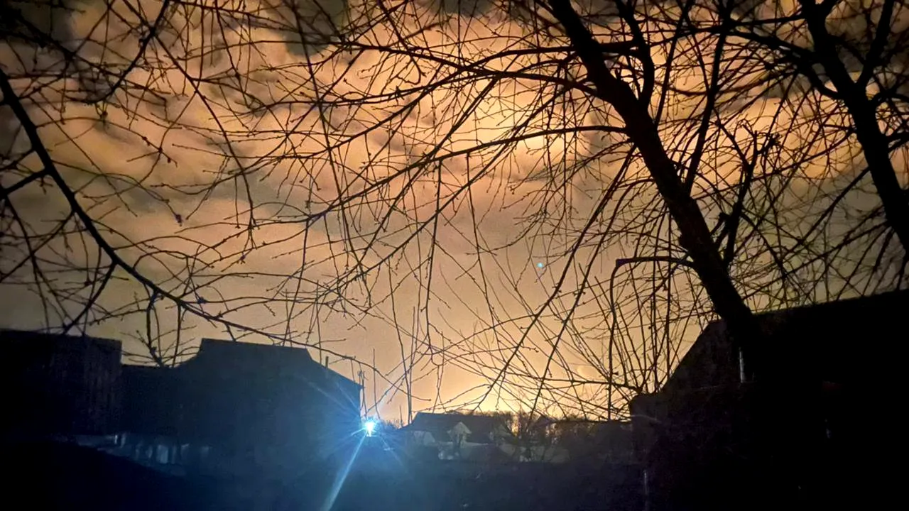 Explozii puternice s-au auzit în această seară la Kiev