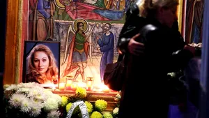 Câteva zeci de persoane au venit să îşi ia rămas bun de la soprana Roxana Briban