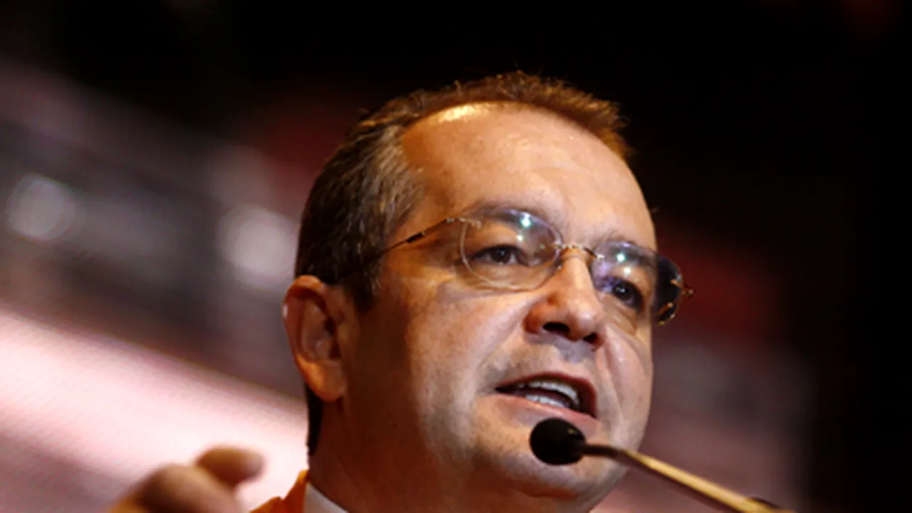 Boc: Geoană manipulează opinia publică cu privire la vârsta de pensionare
