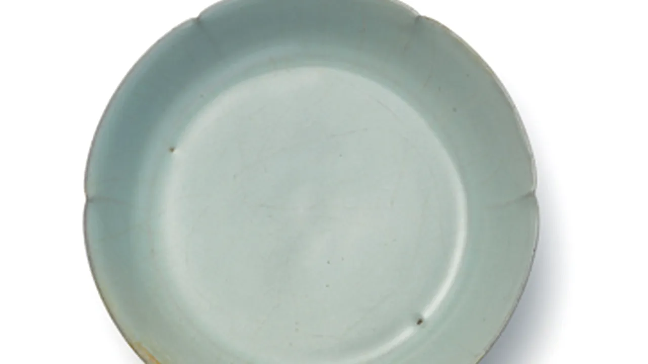 Un vas din ceramică foarte rar, vândut la licitaţie cu peste 20 de milioane de euro - FOTO