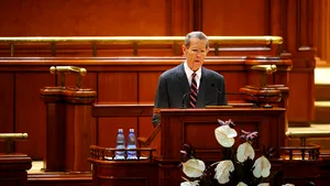 COMENTARIU |  Minutele unui rege şi meschinăria celor care nu au fost (Remember 25 octombrie 2011)