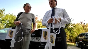 Protest la CNA, organizat de un membru care spune că vrea ca instituţia să nu deservească politicul - FOTO