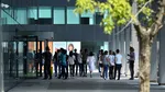 Fenomen pe piața muncii. Candidații se îngrămădesc pentru joburi în retail și servicii