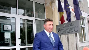 Autointitulatul rege al romilor creştini, Dan Stănescu, audiat ca martor la DNA Piteşti