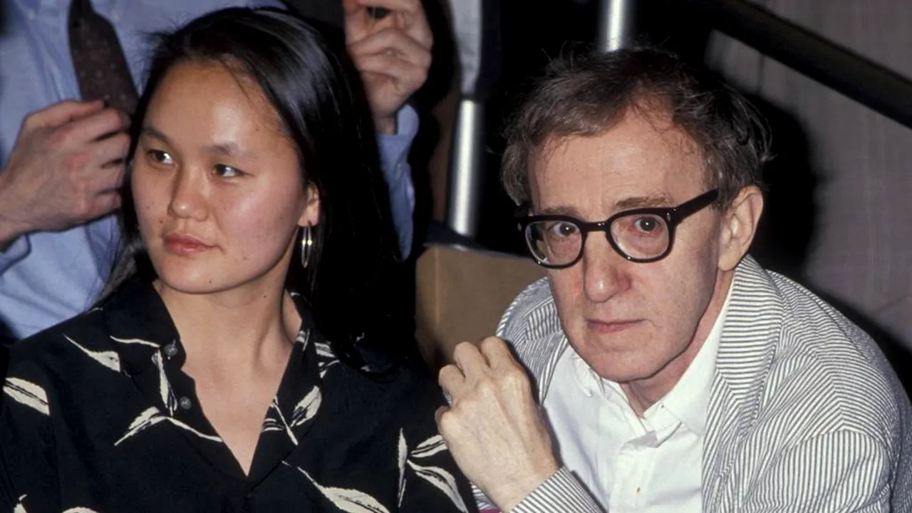 Soţia lui Woody Allen o acuză pe mama ei adoptivă de abuzuri fizice şi psihice
