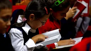 Elevii şi studenţii cer, la deschiderea anului şcolar, şase la sută din PIB pentru educaţie