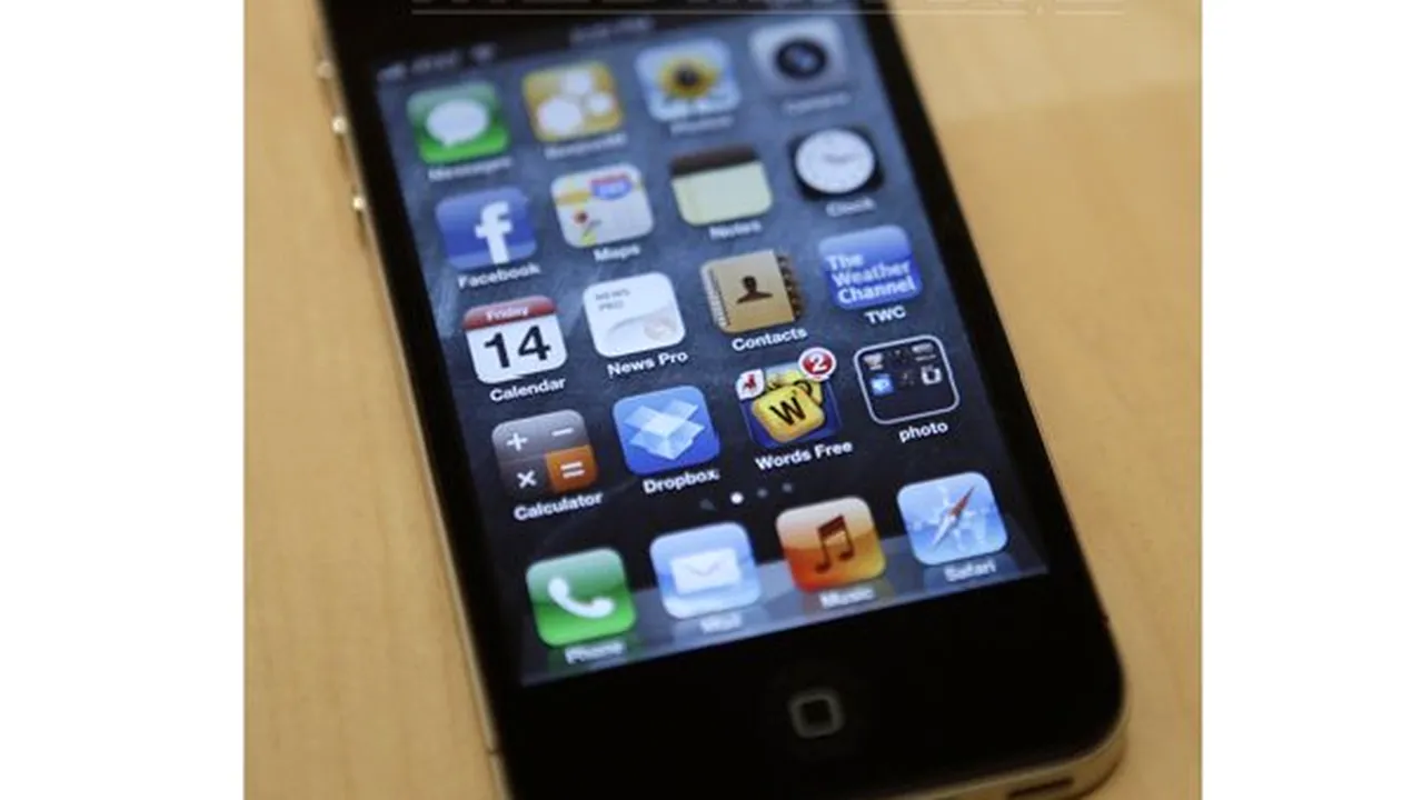 Cosmote România va vinde iPhone 4S la un preţ de 183 euro