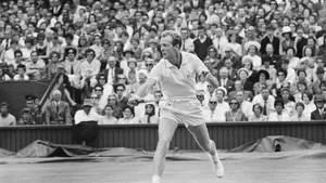 A murit Fred Stolle, câştigător a două titluri de Grand Slam