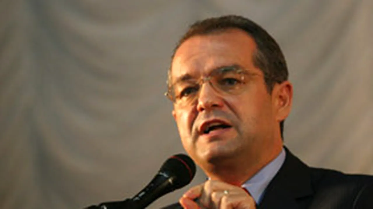 Boc: Deciziile CC se respectă, nu se discută, nici nu se negociază