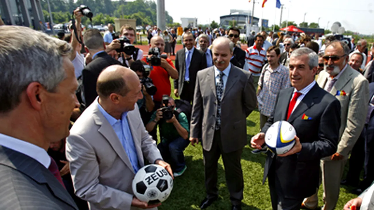 Băsescu a primit o minge 