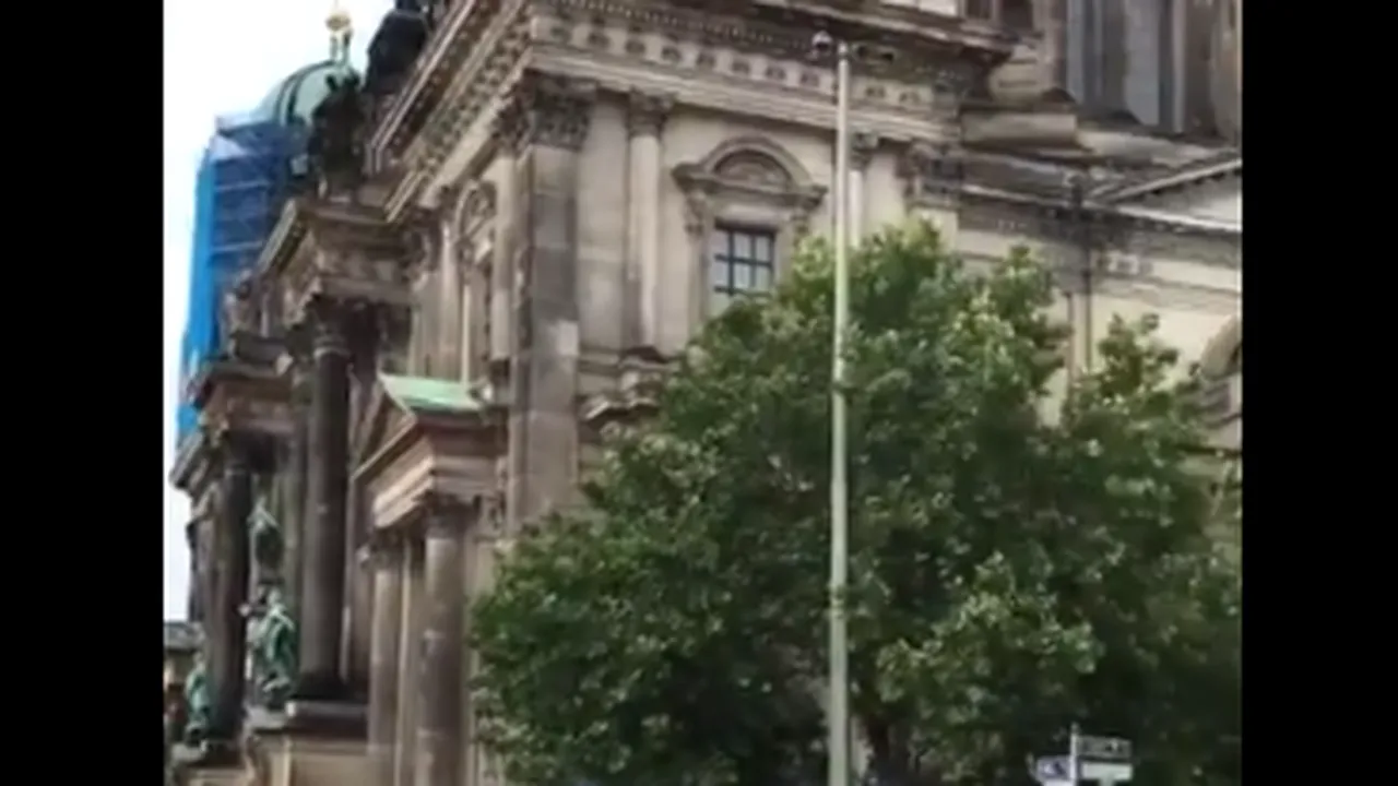 Incident ARMAT în Catedrala din Berlin. UPDATE: Cine era agresorul împuşcat de poliţist