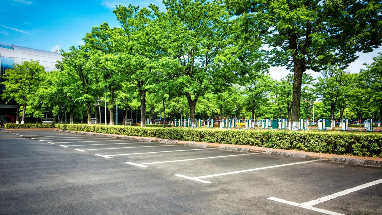 De ce parcările din Italia au trei culori