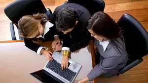 Experţi Google: Jurnaliştii şi companiile media, ţinte ale atacurilor comise de piraţii cibernetici