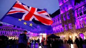 Piaţa Mare din Bruxelles, iluminată în culorile steagului britanic înainte de Brexit | VIDEO