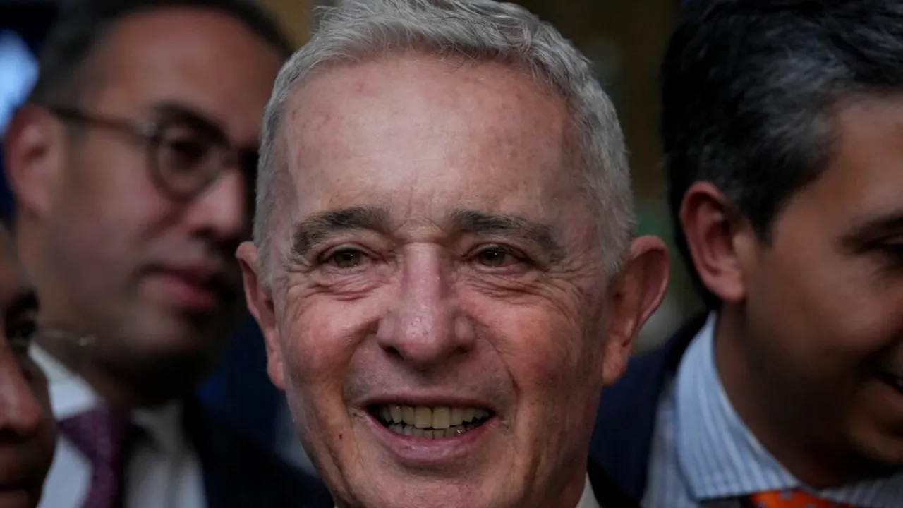 Fostul preşedinte al Columbiei, Alvaro Uribe, a fost condamnat la 12 ani de arest la domiciliu