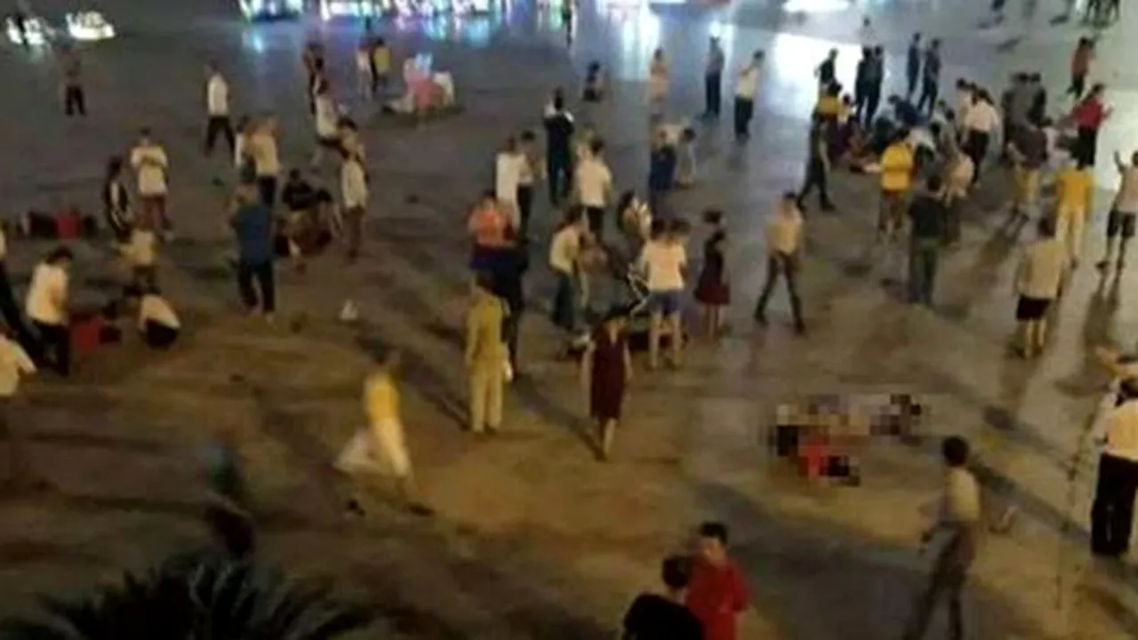 „Răzbunare pe societate” în China. Cel puţin 11 persoane au fost ucise în urma unui atac dintr-o piaţă aglomerată