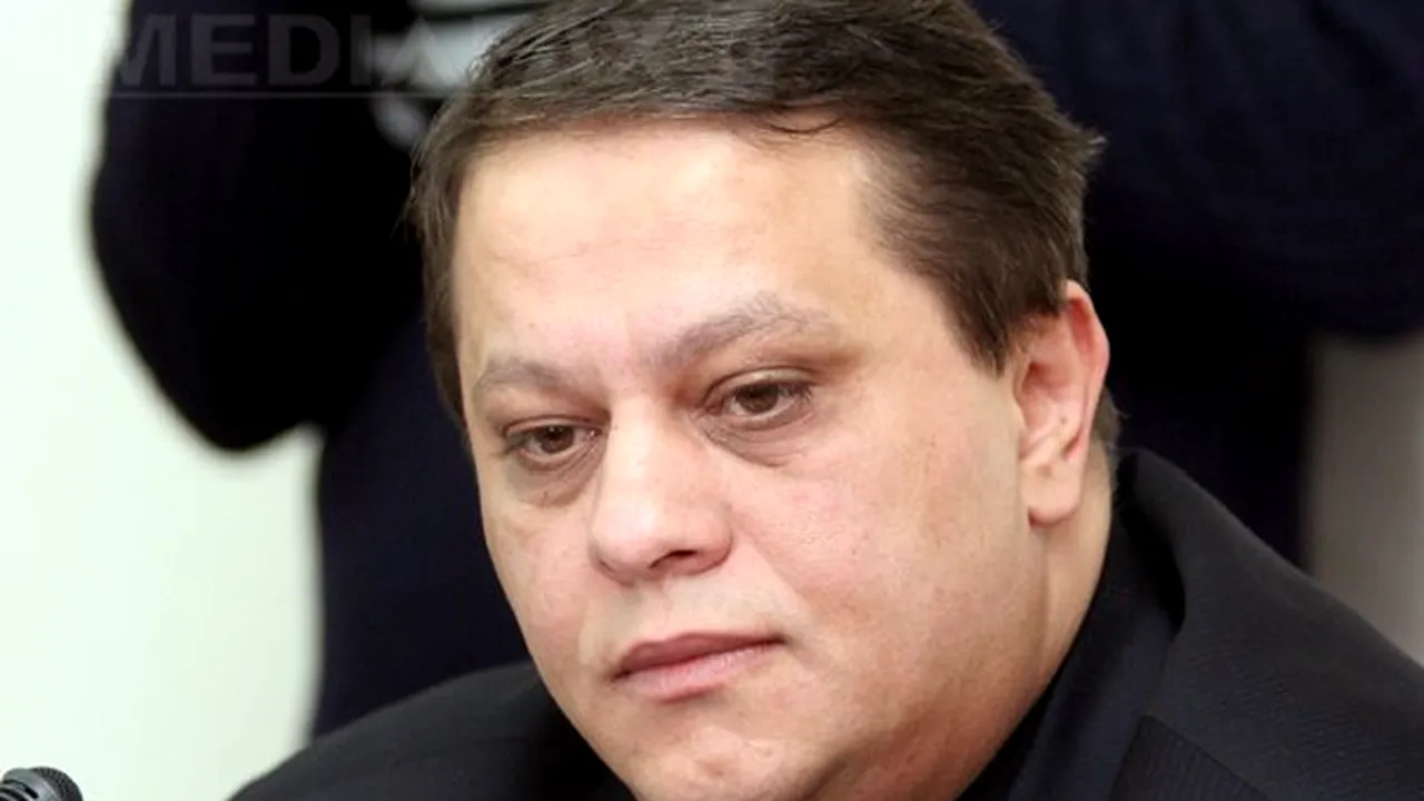 Senatorii Comisiei pentru cultură au ţinut un moment de reculegere în memoria lui Valentin Nicolau