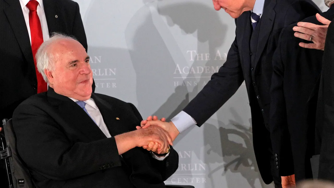 Fostul cancelar german Helmut Kohl a decedat la vârsta de 87 de ani - Bild/ Juncker se declară profund îndurerat de moartea lui Kohl/ Ce mesaje au transmis liderii mondiali