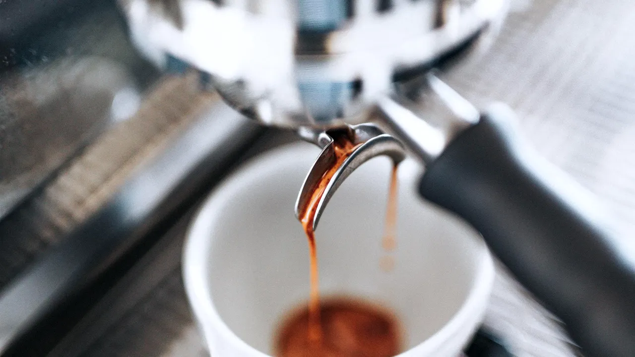 Cafeaua, noul aur: Preţul cafelei atinge un maxim record din cauza recoltei slabe