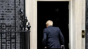 Partidul Conservator britanic evită alegerile anticipate deoarece riscă să ajungă în opoziţie