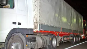 Marea Britanie: Şoferii de camion est-europeni se roagă de poliţişti să fie reţinuţi
