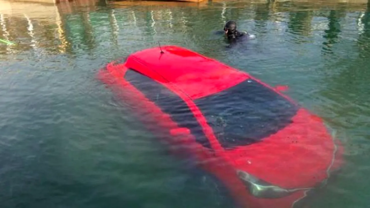 O femeie a ajuns cu maşina într-un lac din cauza unei erori a dispozitivului GPS