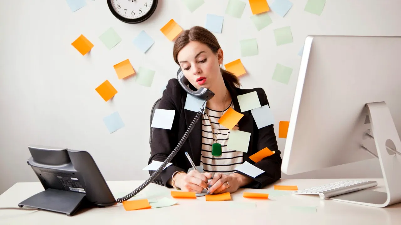 10 semne că eşti un workaholic. Dependenţa de muncă nu e sănătoasă