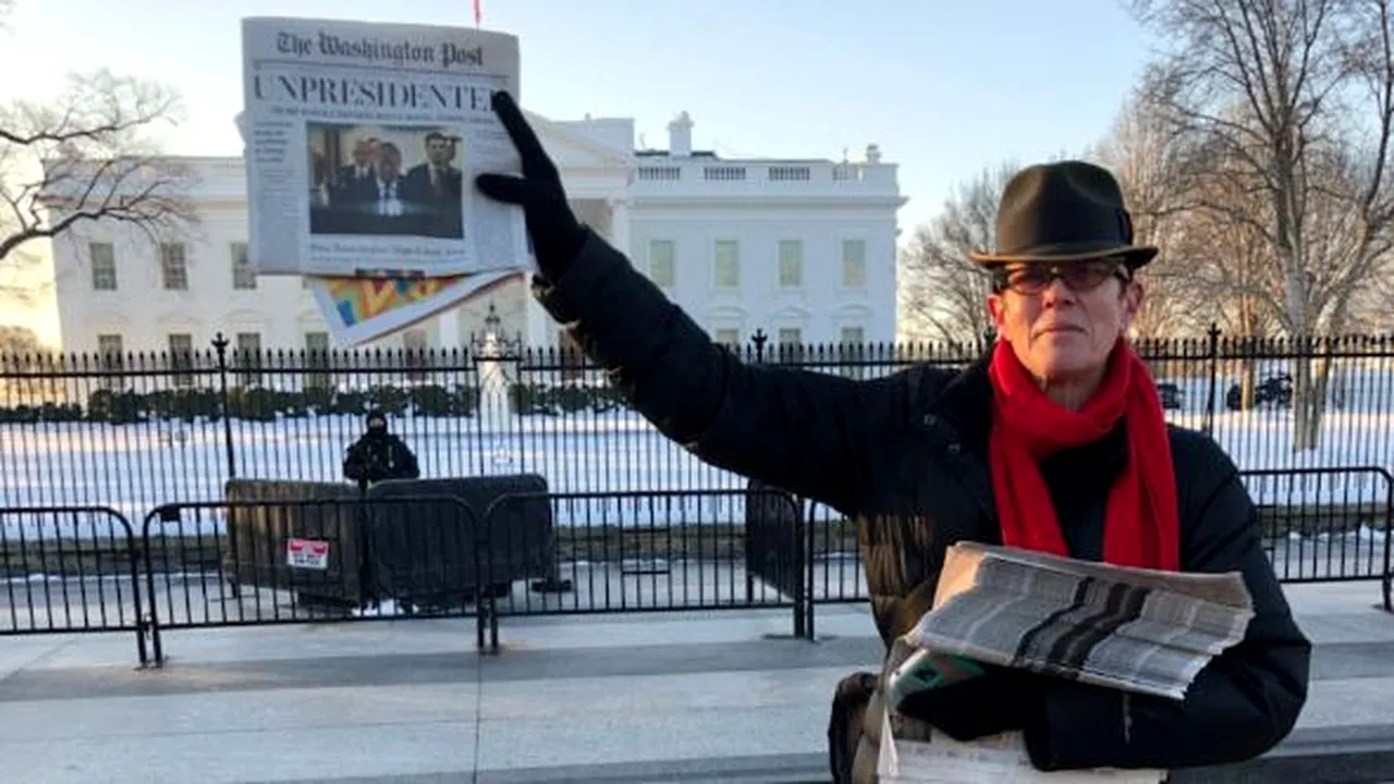 Ediţii false ale The Washington Post au fost distribuite în capitala SUA. Pe prima pagină, „dorinţa multor americani”, devenită realitate | FOTO